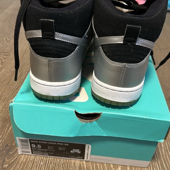 Nike SB Dunks Tin Man - Used still in good condition - Picture 3 of 4